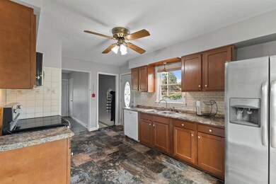 439 E Porter Ave, Des Moines, IA 50315 - photo 7