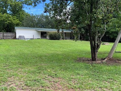 96 Plainview St, Newton, AL 36352 - photo 3