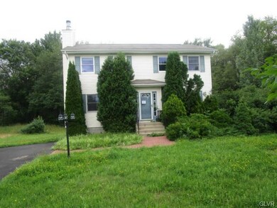 487 Rainbow Dr, Stroudsburg, PA 18360 - photo 2