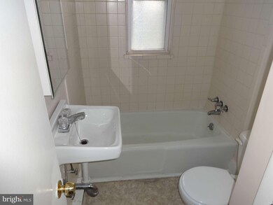 17 9th Ave NW unit B, Glen Burnie, MD 21061 - photo 3