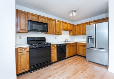 115 Tennis Plaza Rd unit 16, Dracut, MA 01826 - photo 2