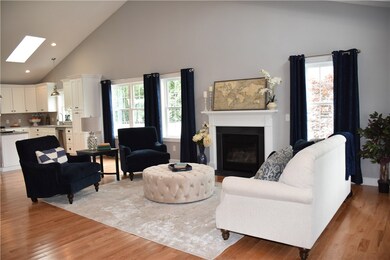 11 Thelma Ln unit 9, Middletown, RI 02842 - photo 3