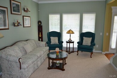 8910 Colebrook Dr, Breinigsville, PA 18031 - photo 6