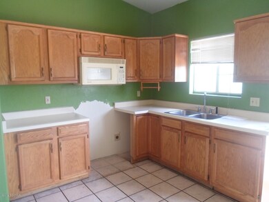 1247 Paseo Chubasco unit A, Rio Rico, AZ 85648 - photo 3