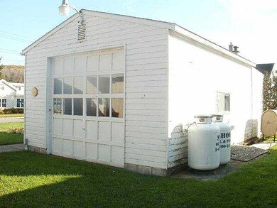 Parking Lot/Garage