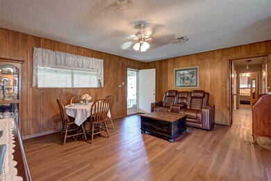 503 Allen Ct, Alvin, TX 77511 - photo 2