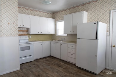 717 NW 2nd St, Ontario, OR 97914 - photo 7