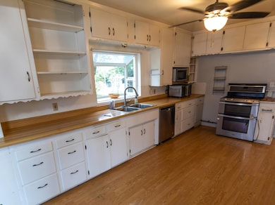 419 E Main St, Rogue River, OR 97537 - photo 6