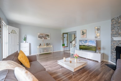 1912 Finchley Ct unit 3, Schaumburg, IL 60194 - photo 2