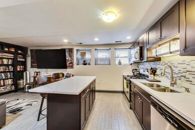 2945 W Rosemont Ave unit 1W, Chicago, IL 60659 - photo 7