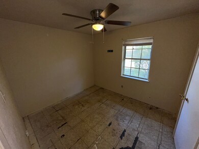 6415 Cinnamon Oaks Dr, Dallas, TX 75241 - photo 5