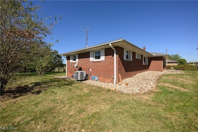 3015 Avalon Rd NW, Carrollton, OH 44615 - photo 3