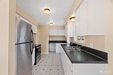 3076 Oak St, Longview, WA 98632 - photo 6