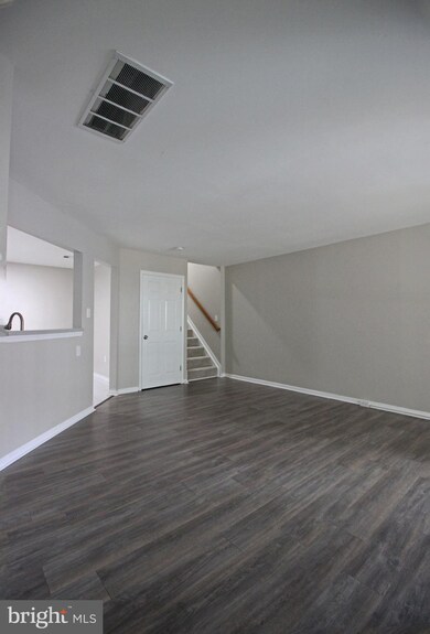 9203 Deer Crossing, Lorton, VA 22079 - photo 6