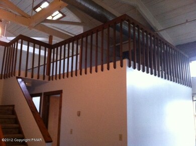 633 Mckinley St, Hazleton, PA 18201 - photo 2