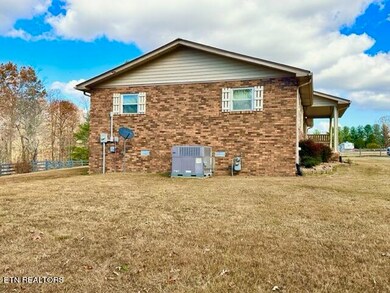 206 Bell Rd, Crossville, TN 38571 - photo 2