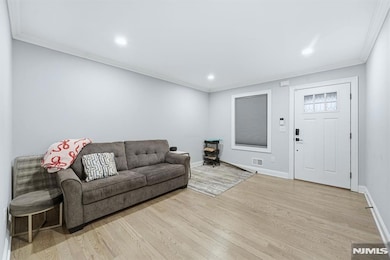 15 Rector Ave unit 2, Woodbridge, NJ 07095 - photo 4