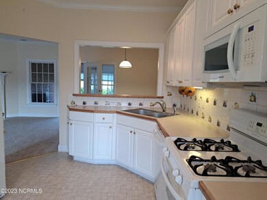 006 Kitchen