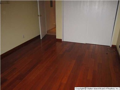 19 Donna Ct unit 6, Staten Island, NY 10314 - photo 6