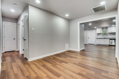 3919 Mehalia Dr, Dallas, TX 75241 - photo 5