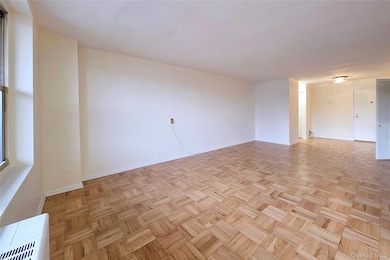 Bay Terrace Cooperative Section XII, Inc. unit 1H, Bayside, NY 11360 - photo 5