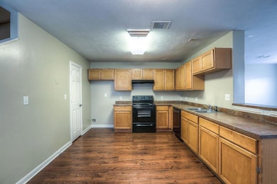 10610 Pine Landing Dr unit B, Houston, TX 77088 - photo 5