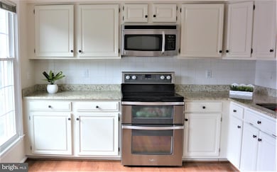 10925 Bloomingdale Dr, Rockville, MD 20852 - photo 3