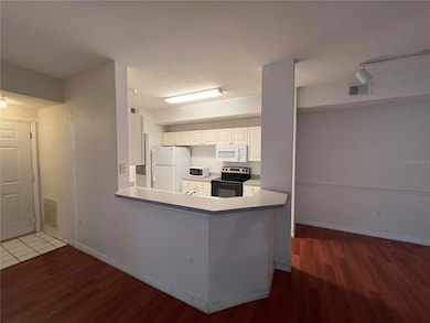 5542 Metrowest Blvd unit 206, Orlando, FL 32811 - photo 5