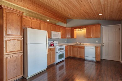 1419 Aspen Dr, Waterloo, IA 50701 - photo 5