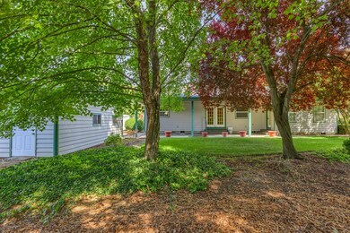 4163 Carlton Ave, Central Point, OR 97502 - photo 3