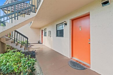 821 NE 207th Ln unit 1021, Miami, FL 33179 - photo 4