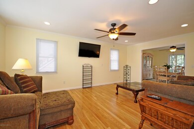 006_Living Room