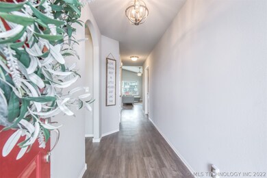 8775 S 256th East Ave, Broken Arrow, OK 74014 - photo 2