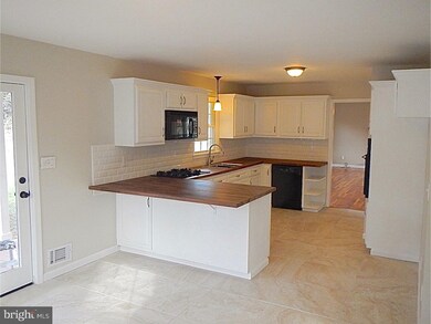 19 Whitcomb Rd, East Windsor, NJ 08520 - photo 7