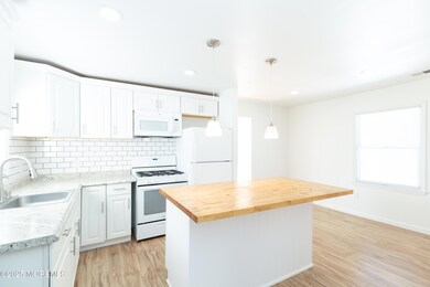 11 Stillwell St unit B, Matawan, NJ 07747 - photo 6