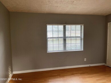 2916 Kent Rd, Jacksonville, FL 32216 - photo 4