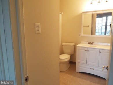 275 Green St unit 5E8, Beverly, NJ 08010 - photo 7