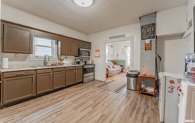 1427 N Mclean St, Lincoln, IL 62656 - photo 6