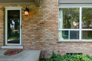 1047 N Old Woodward Ave unit 4, Birmingham, MI 48009 - photo 4