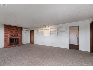 912 E F St, Rainier, OR 97048 - photo 4