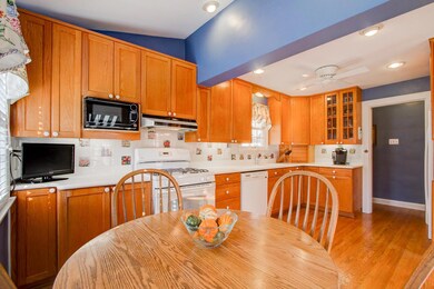 103 Chatham Rd. ~ Eat-in Kitchen