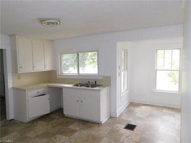 938 Lee St, Asheboro, NC 27203 - photo 4