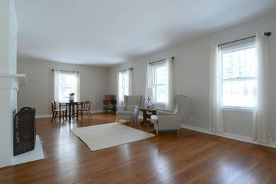 116 S Buell Ave, Aurora, IL 60506 - photo 4