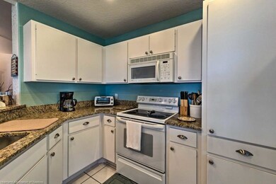 908 Lake Dr E, Lake Placid, FL 33852 - photo 5