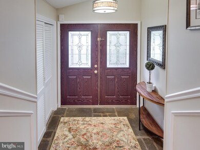 9137 Santayana Dr, Fairfax, VA 22031 - photo 2