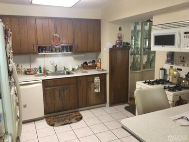 16 N Lincoln Ave, Colonia, NJ 07067 - photo 2