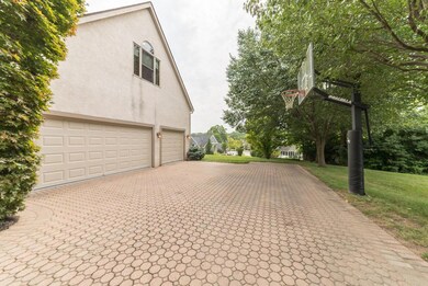 385 Shale Ridge Ct, Powell, OH 43065 - photo 3