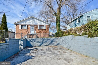 6704 Drylog St, Capitol Heights, MD 20743 - photo 2