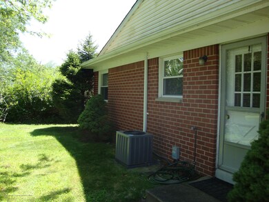 13a Snowberry 008