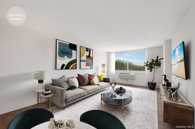 118-17 Union Turnpike unit 5D, Forest Hills, NY 11375 - photo 2